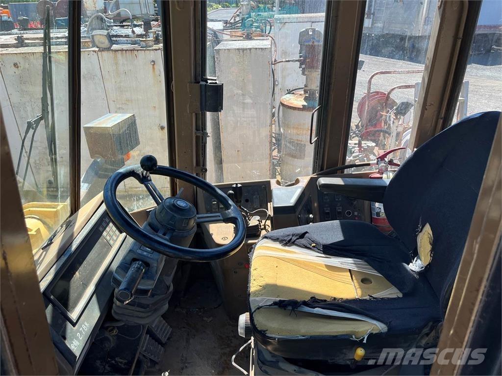 CAT 950F Kolesni nakladalci