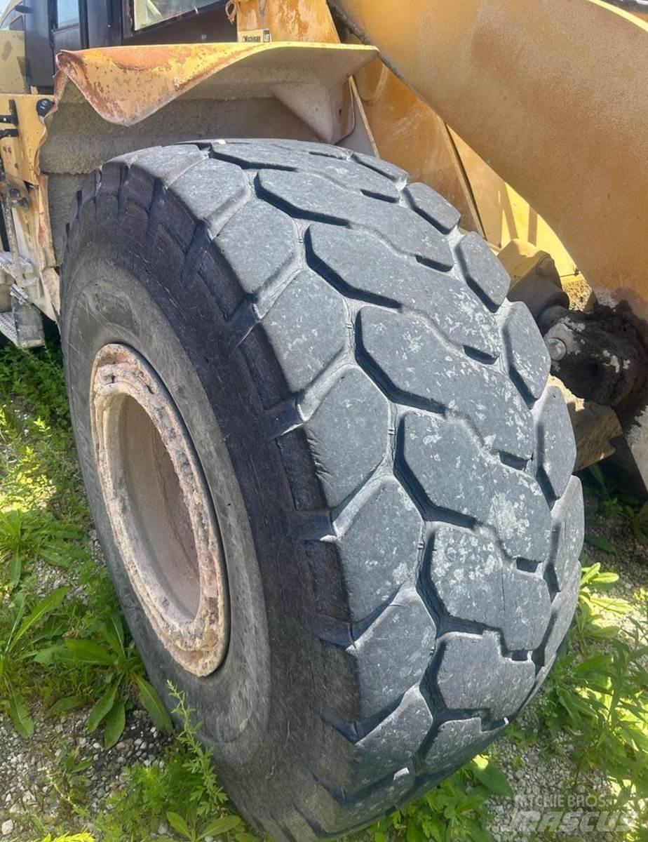 CAT 950G Kolesni nakladalci