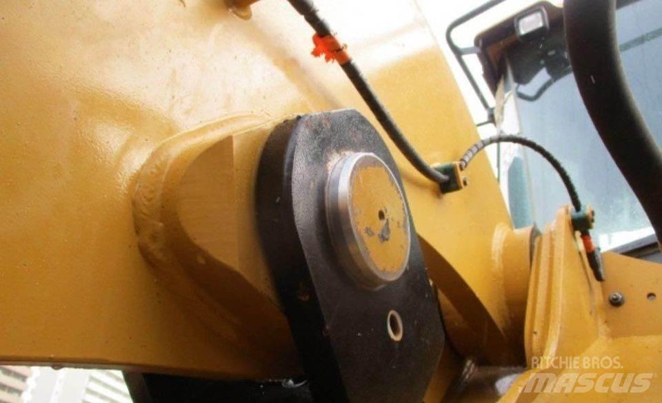 CAT 950K Kolesni nakladalci