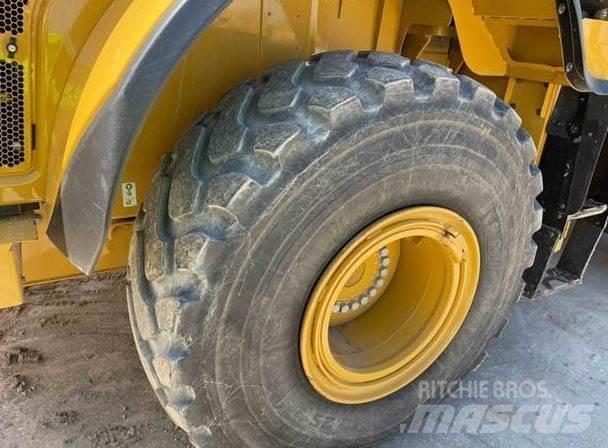 CAT 950M Kolesni nakladalci