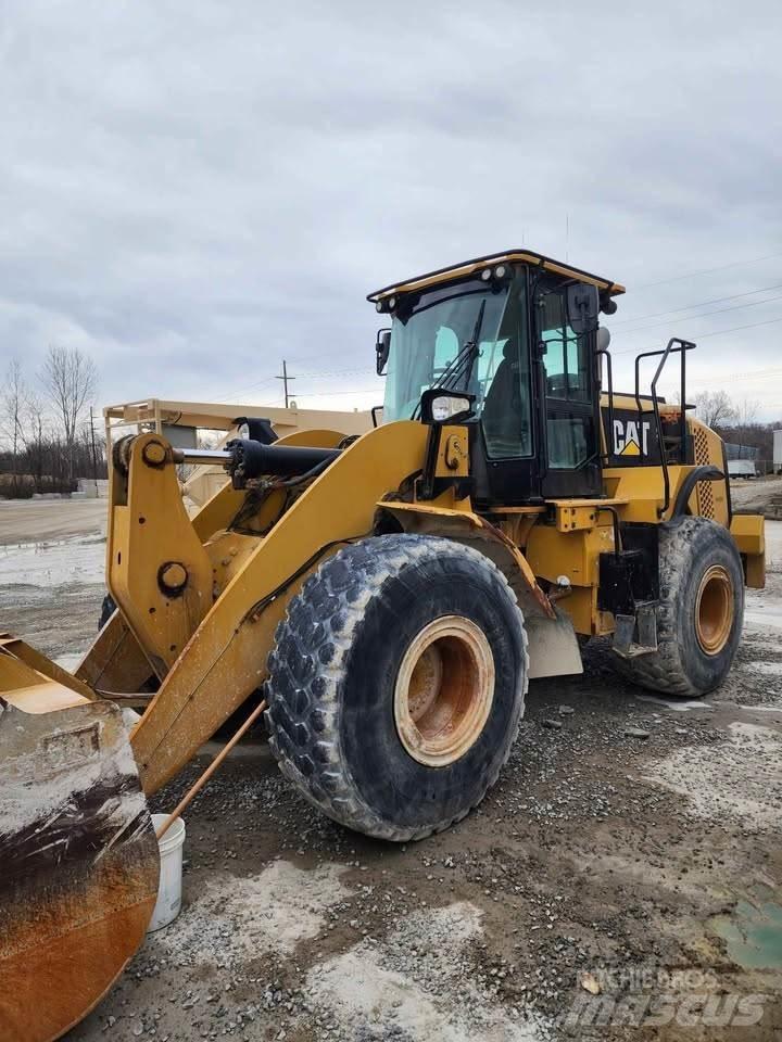CAT 950M Kolesni nakladalci