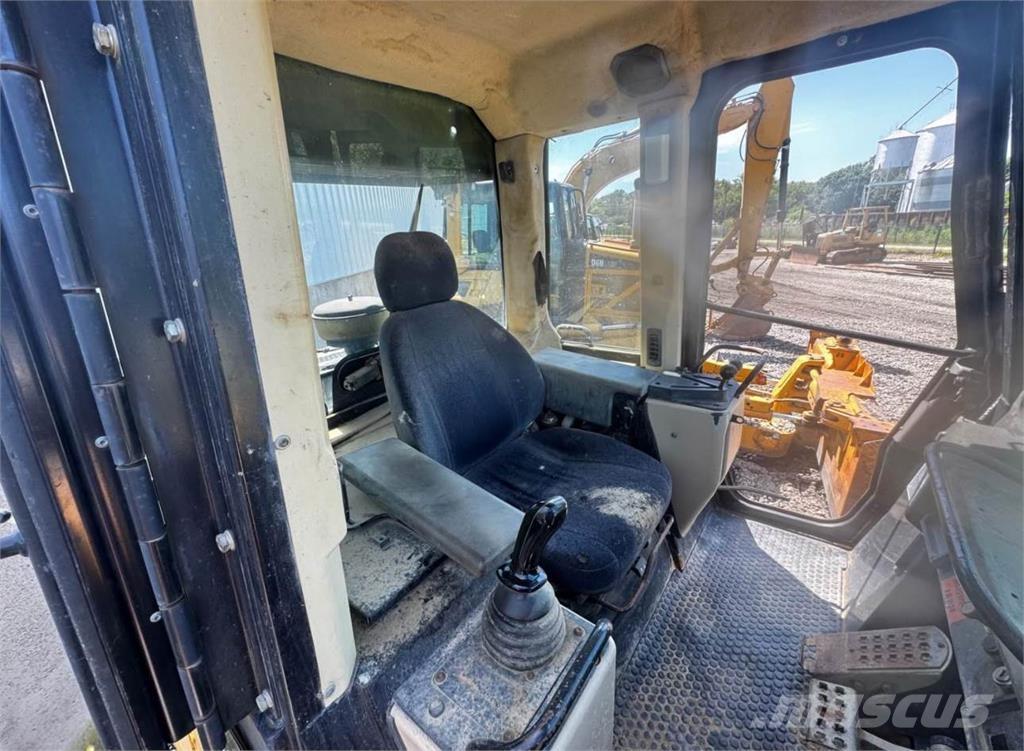 CAT 953C Nakladalci goseničarji