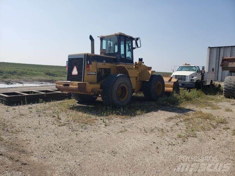 CAT 960F Kolesni nakladalci