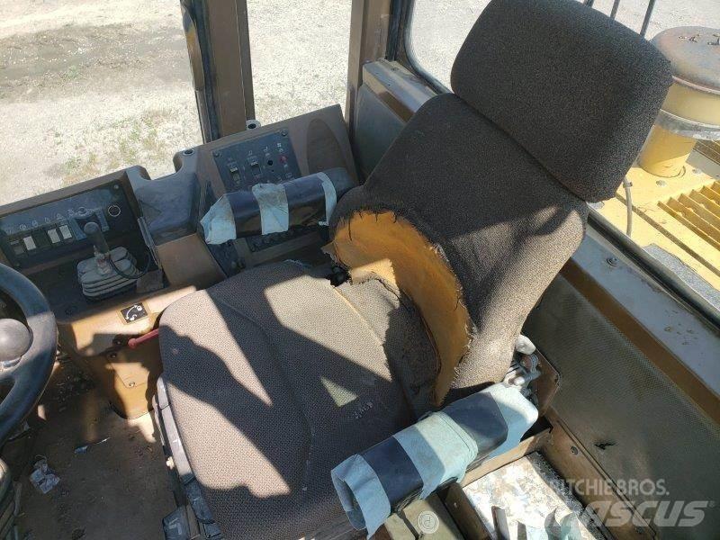 CAT 960F Kolesni nakladalci