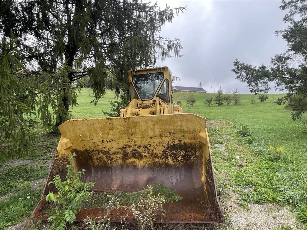 CAT 966 Kolesni nakladalci