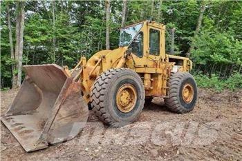 CAT 966C Kolesni nakladalci