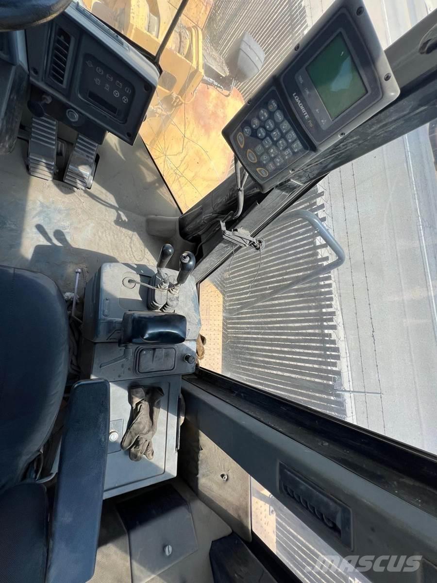 CAT 966G Kolesni nakladalci