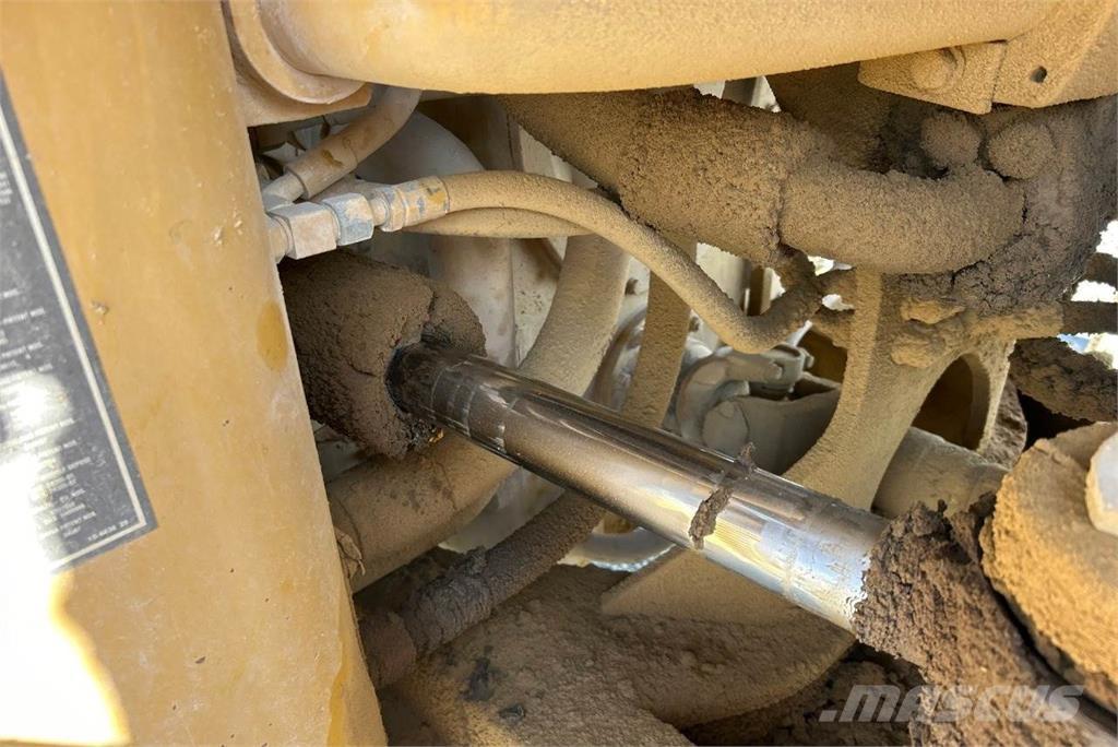 CAT 966G Kolesni nakladalci