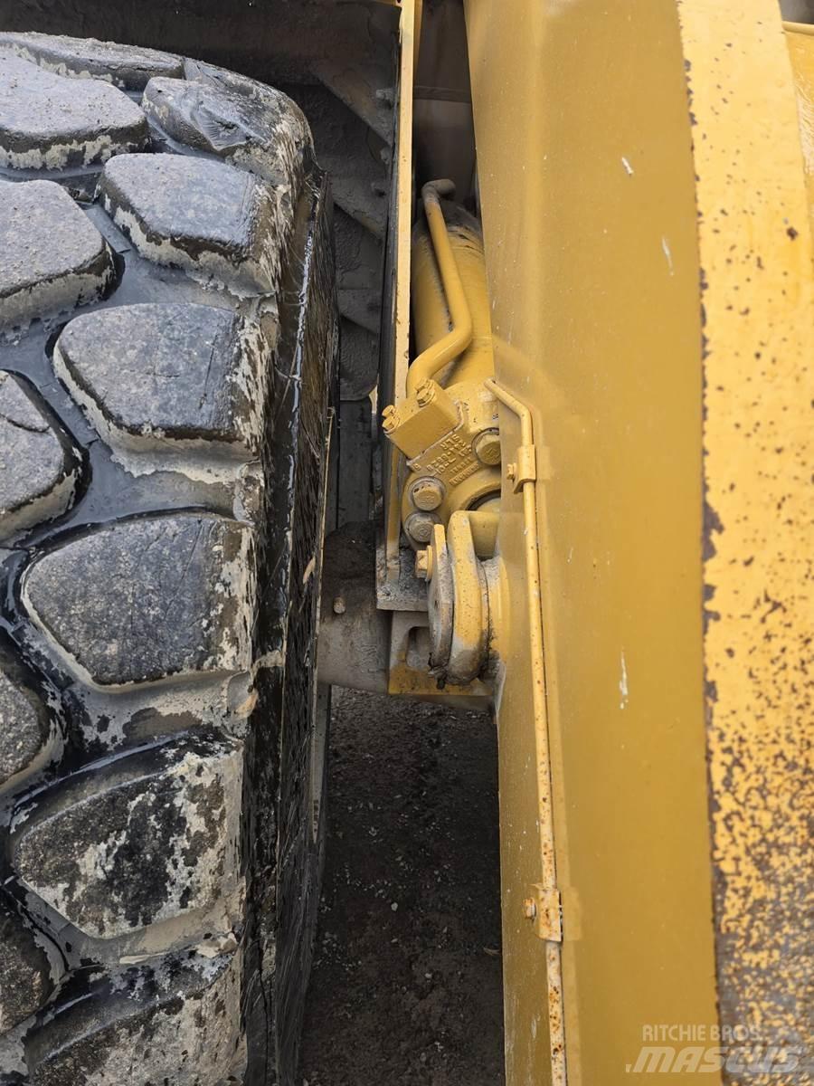 CAT 972H Kolesni nakladalci