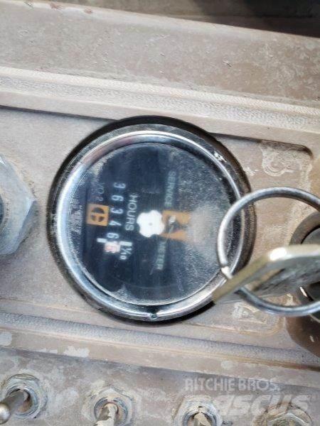 CAT 980C Kolesni nakladalci