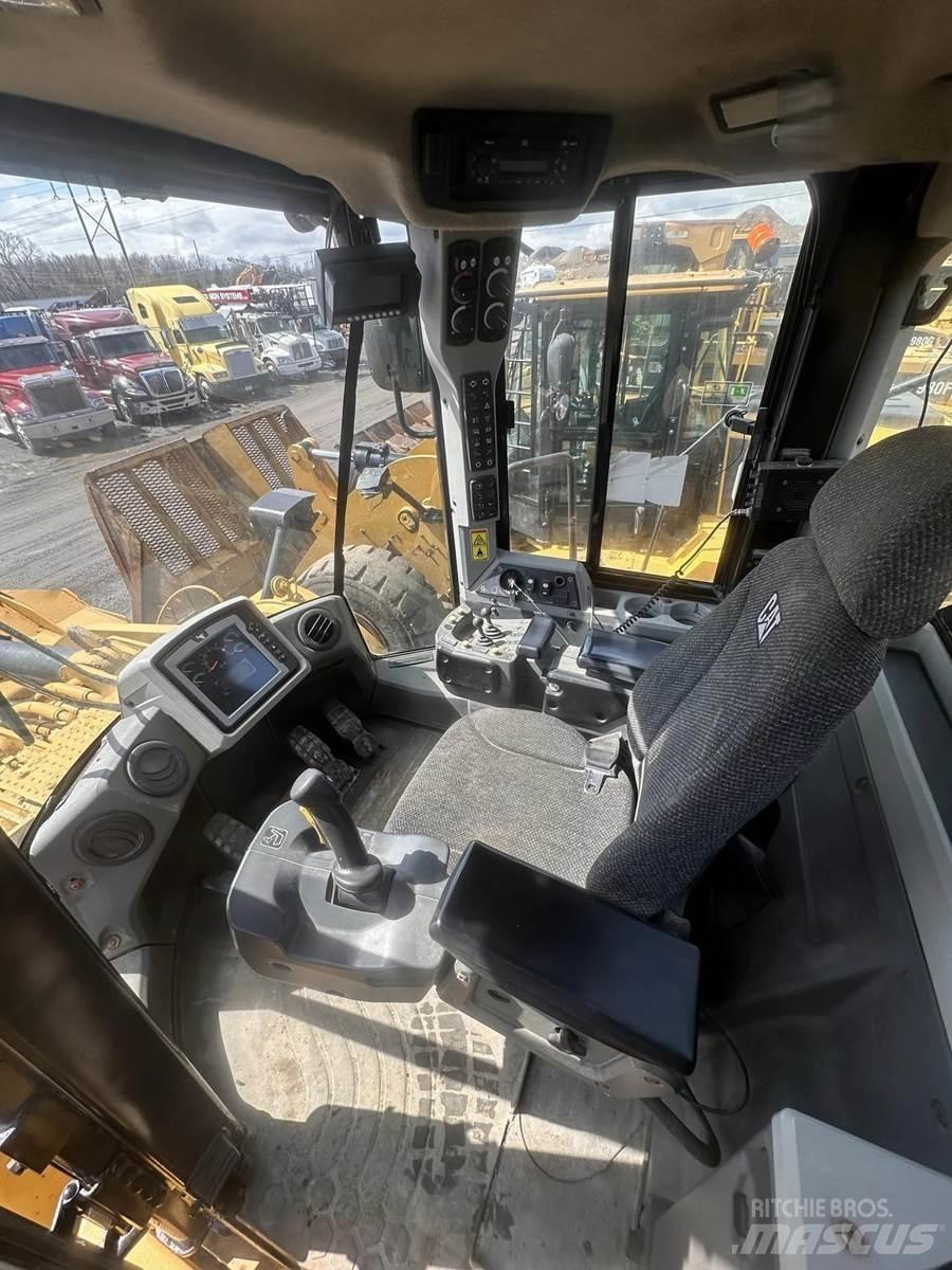 CAT 980K Kolesni nakladalci