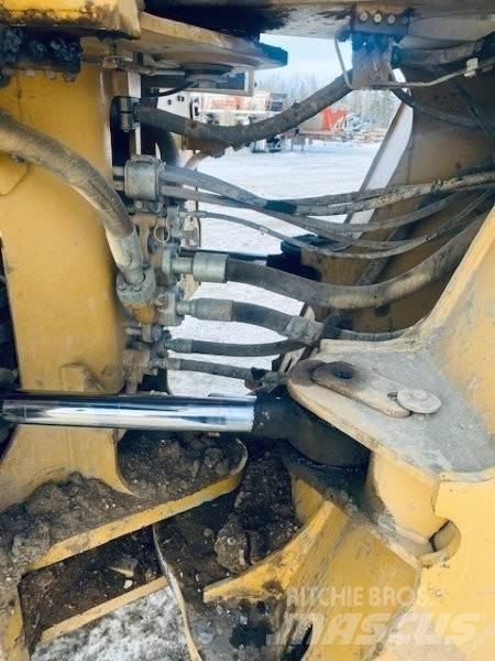 CAT 980M Kolesni nakladalci