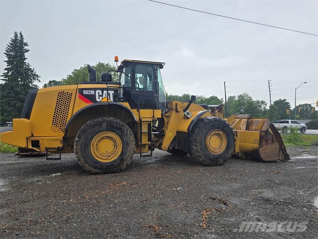 CAT 982M Kolesni nakladalci