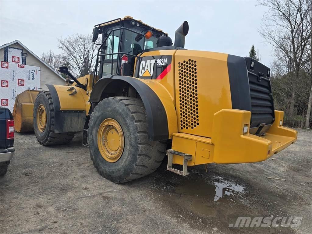CAT 982M Kolesni nakladalci