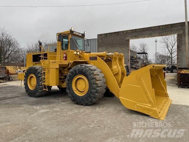 CAT 988B Kolesni nakladalci