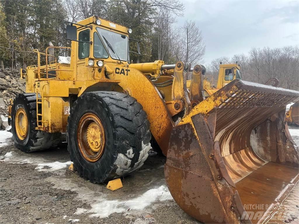 CAT 988B Kolesni nakladalci