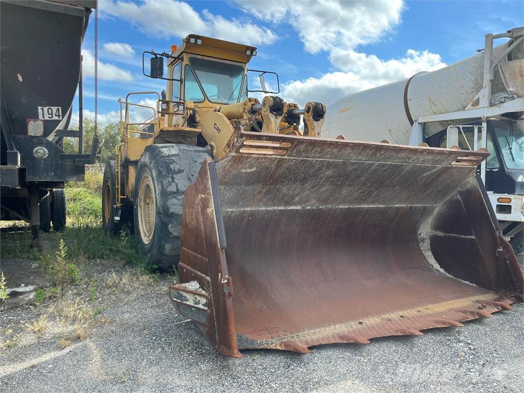 CAT 988B Kolesni nakladalci