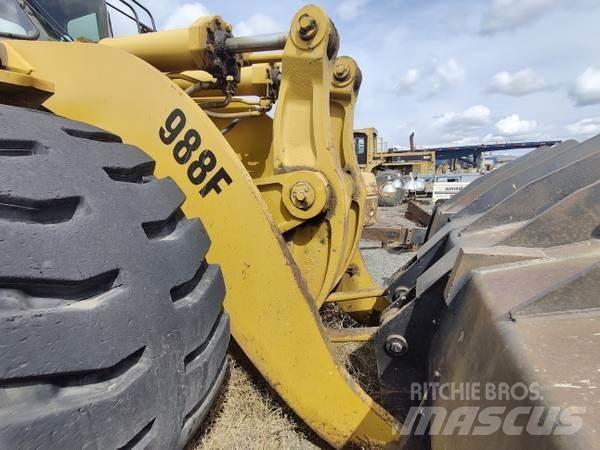 CAT 988F Kolesni nakladalci