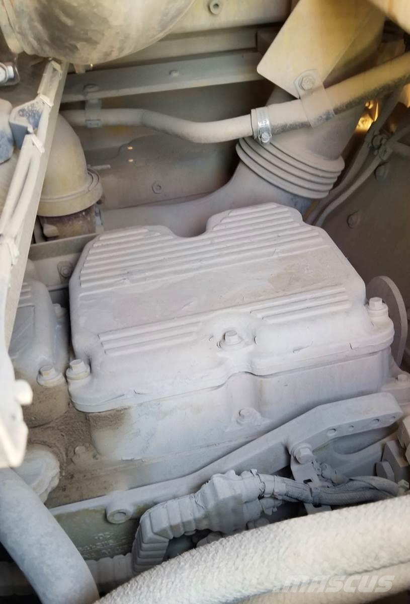 CAT 988K Kolesni nakladalci