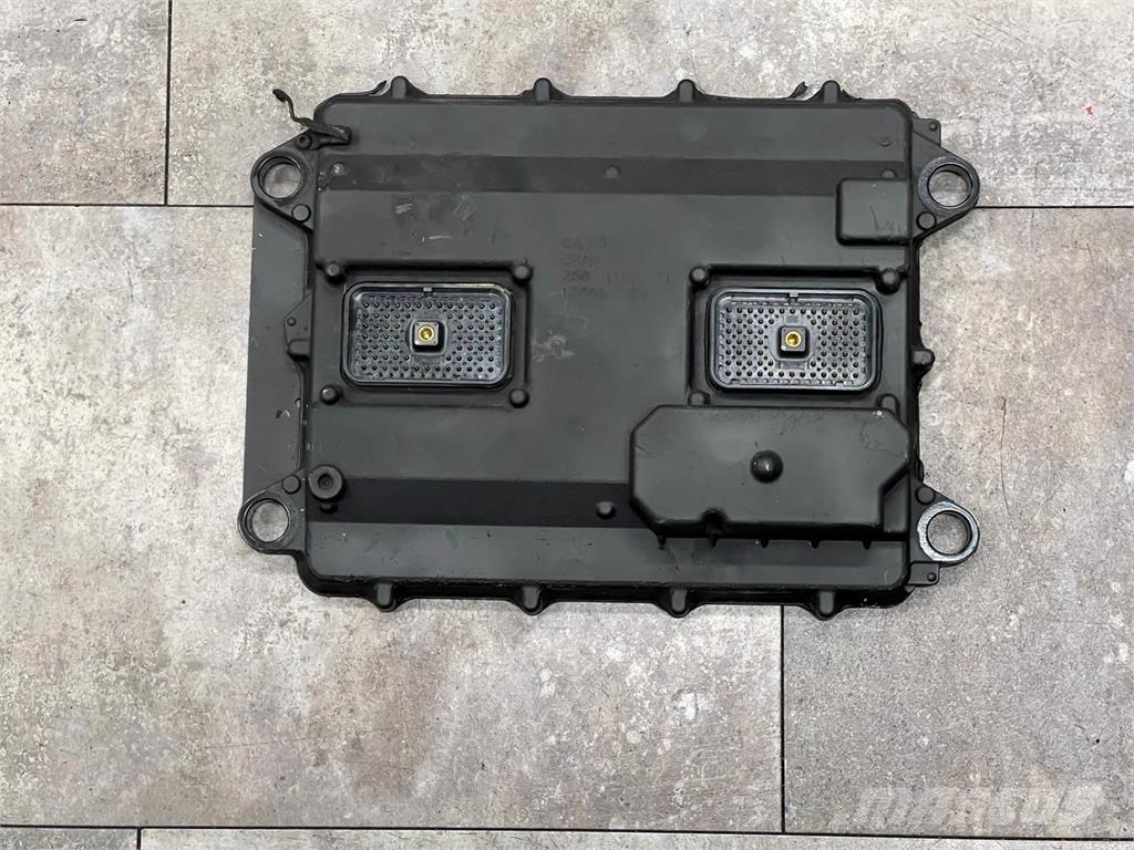 CAT C13 Elektronika