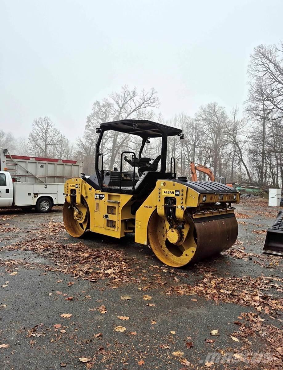 CAT CB54B Enojni valjarji