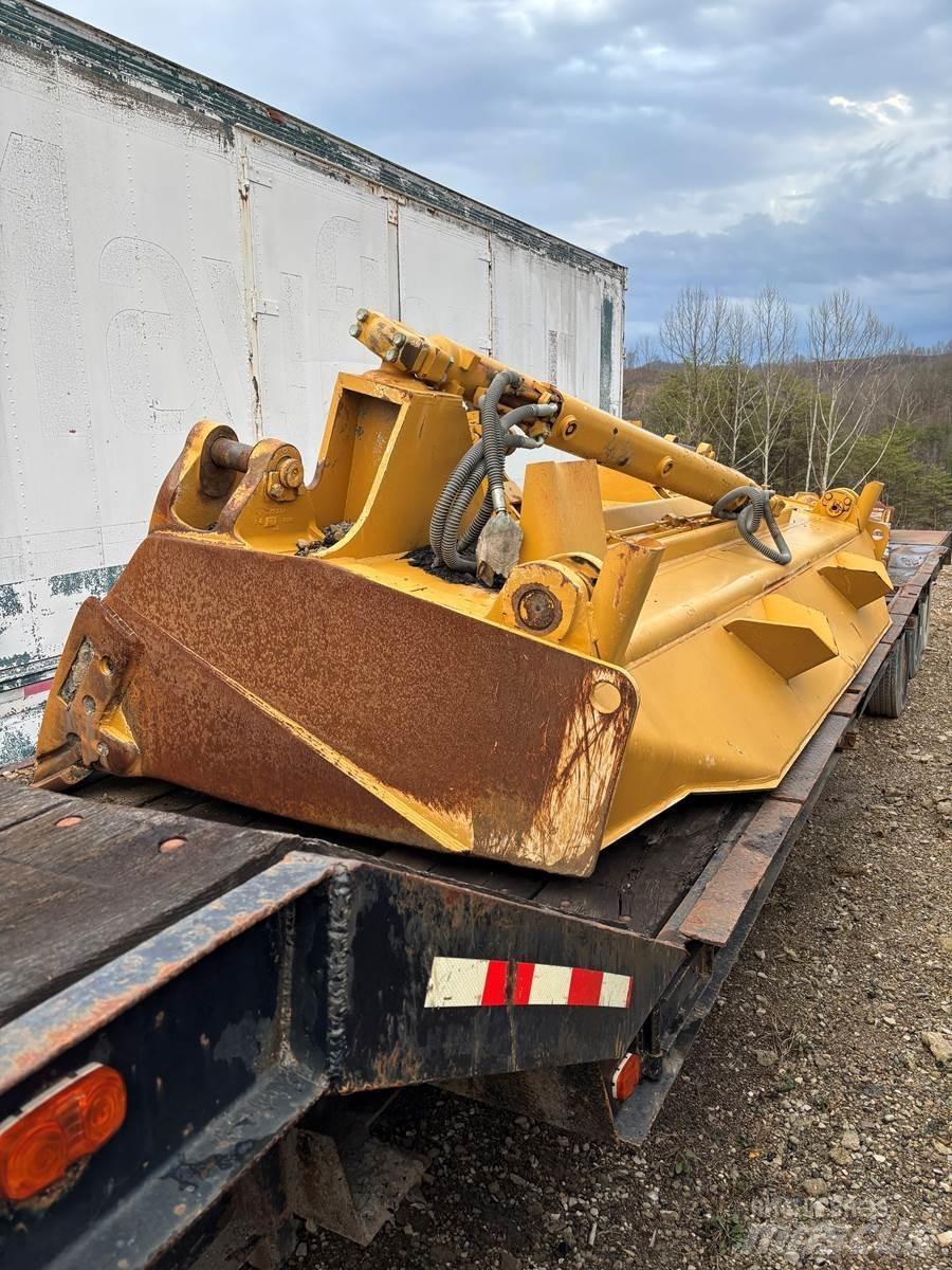 CAT D10R Buldožerji goseničarji