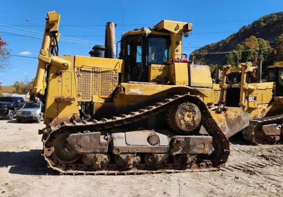 CAT D10T Buldožerji goseničarji