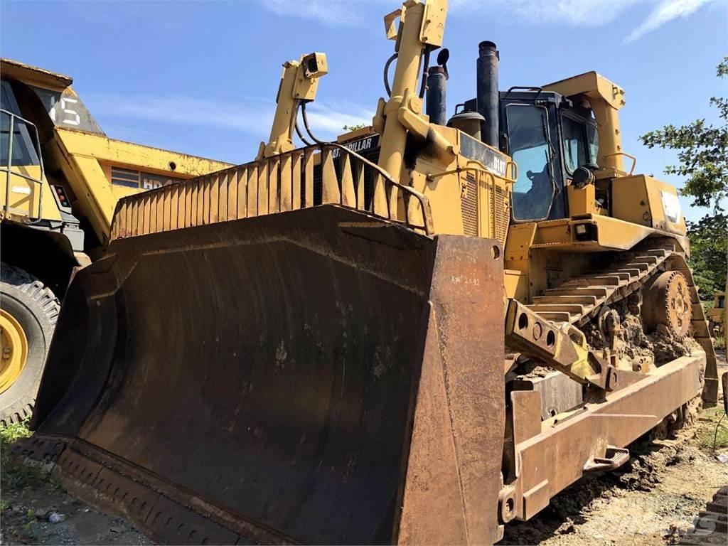 CAT D10T Buldožerji goseničarji