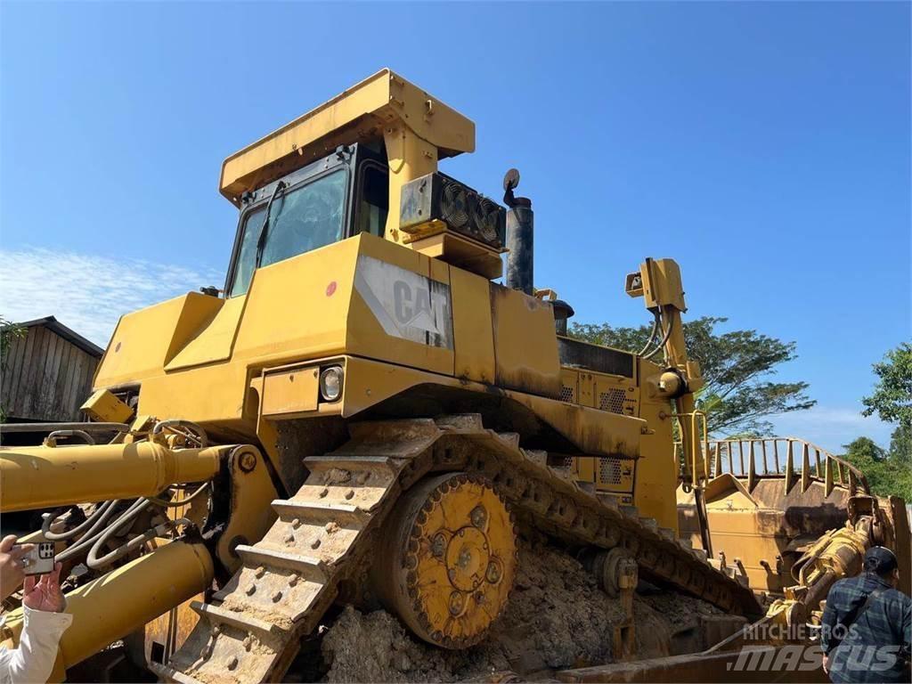 CAT D10T Buldožerji goseničarji