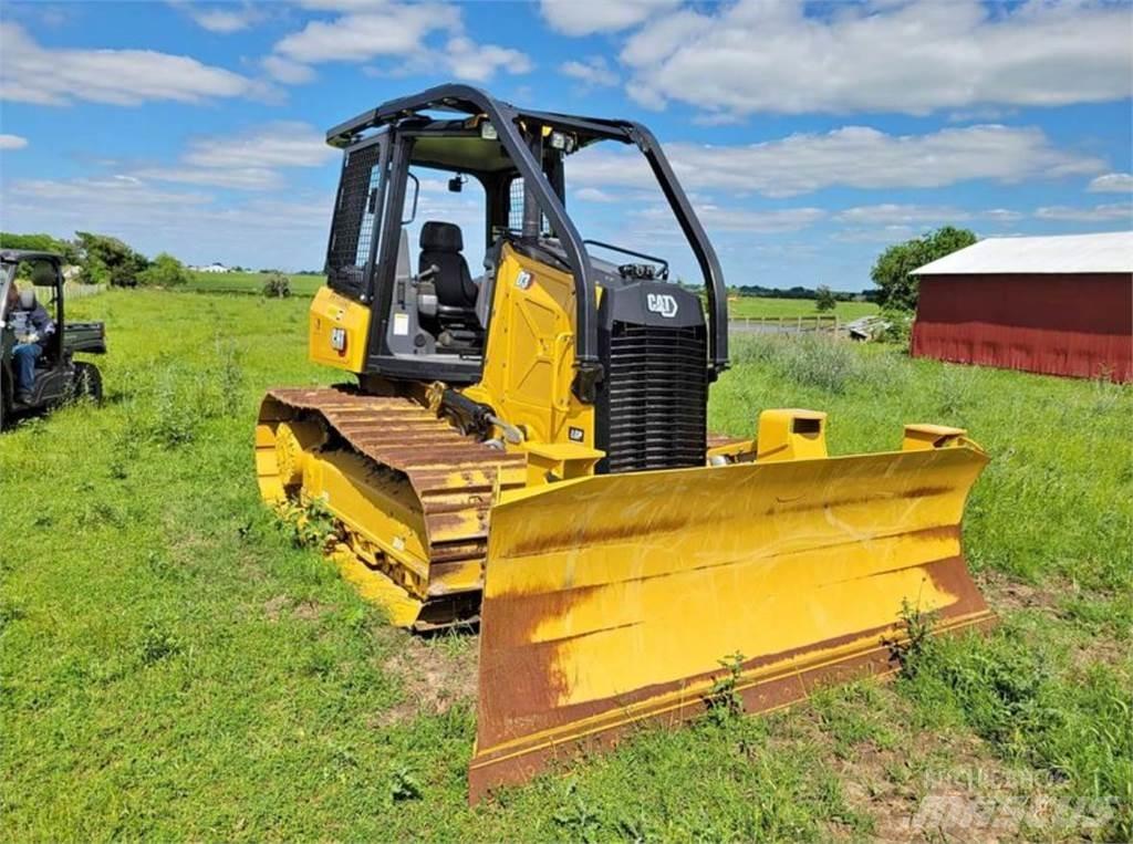 CAT D3 Buldožerji goseničarji
