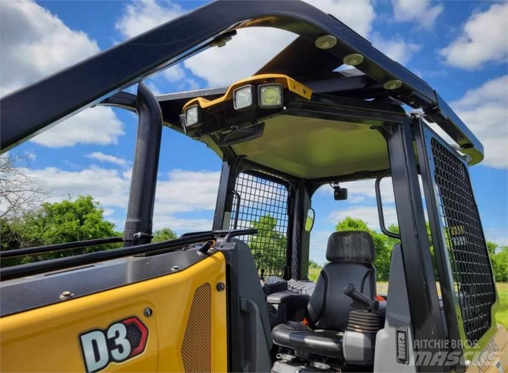 CAT D3 Buldožerji goseničarji
