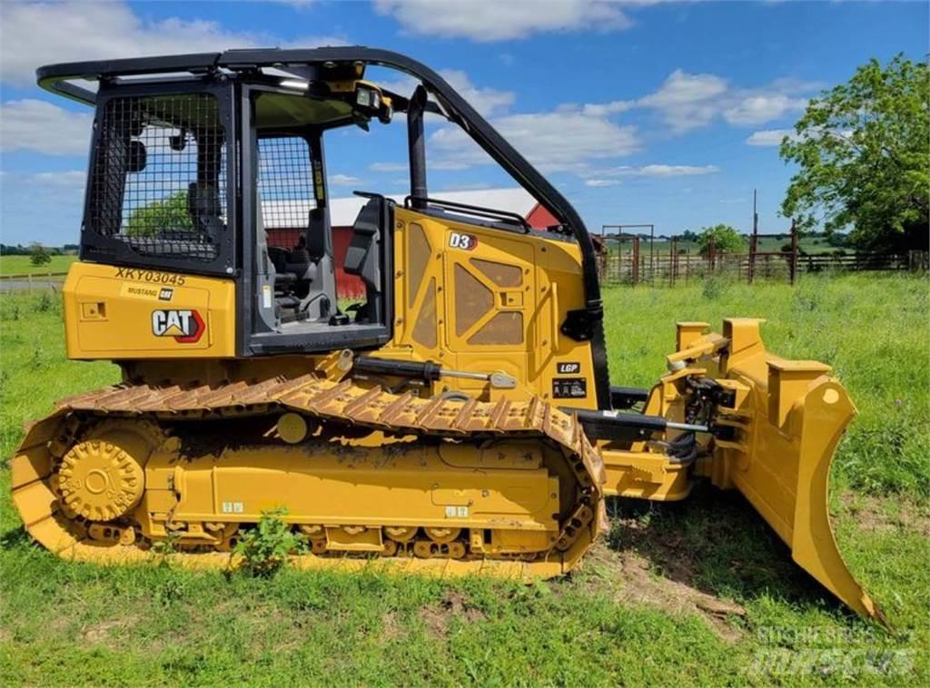 CAT D3 Buldožerji goseničarji