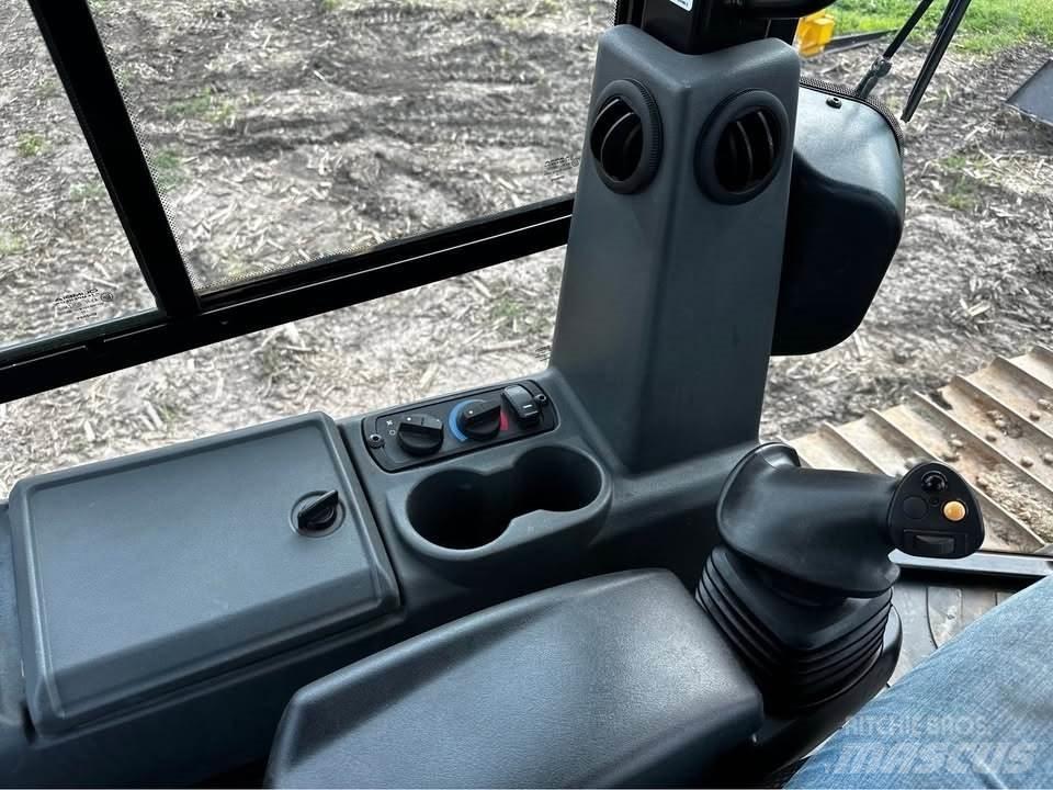 CAT D3 Buldožerji goseničarji