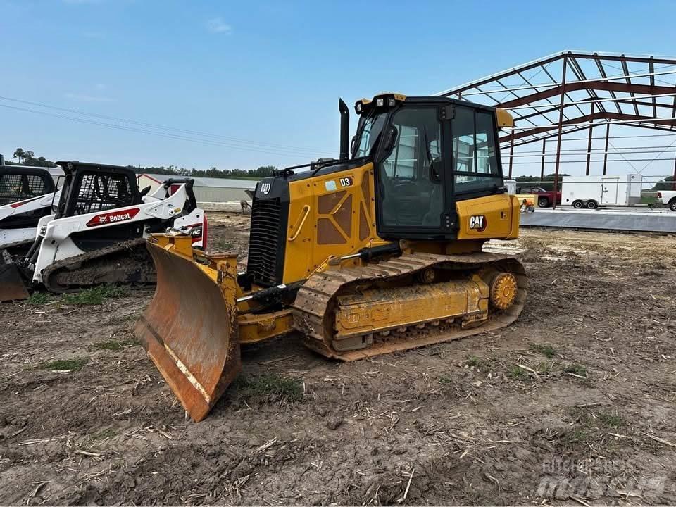 CAT D3 Buldožerji goseničarji