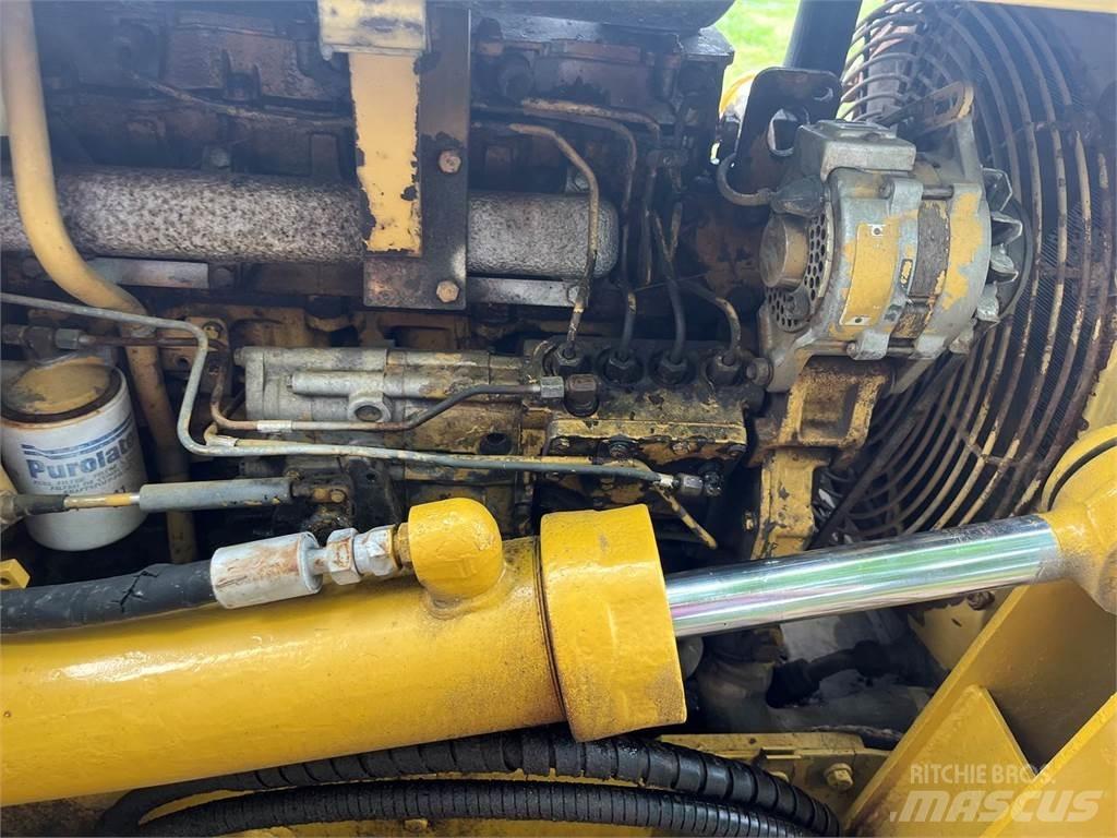 CAT D3B Buldožerji goseničarji