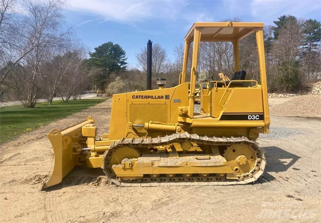 CAT D3C Buldožerji goseničarji