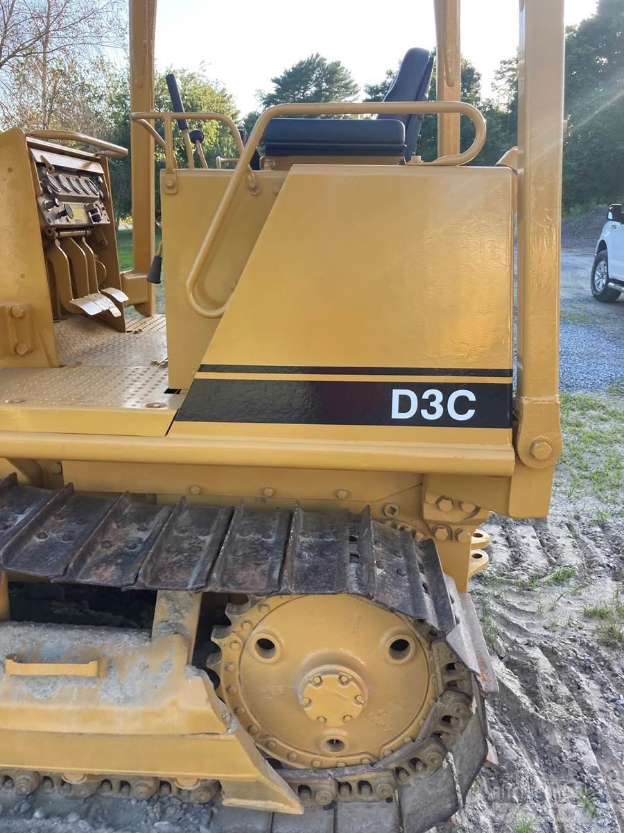 CAT D3C Buldožerji goseničarji