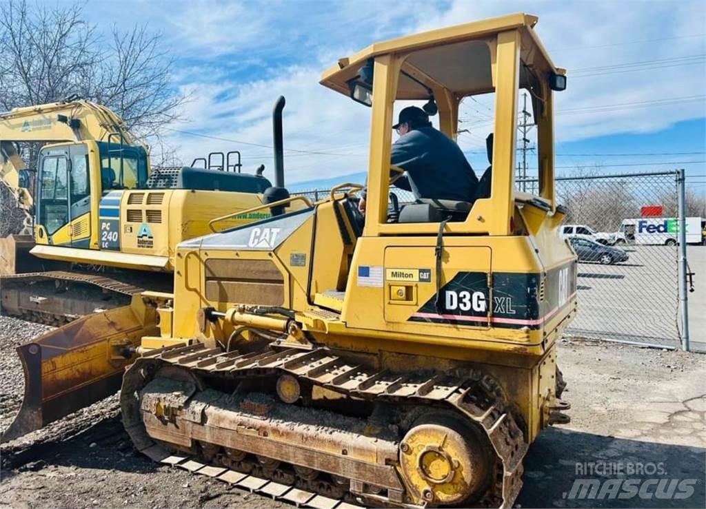 CAT D3G XL Buldožerji goseničarji