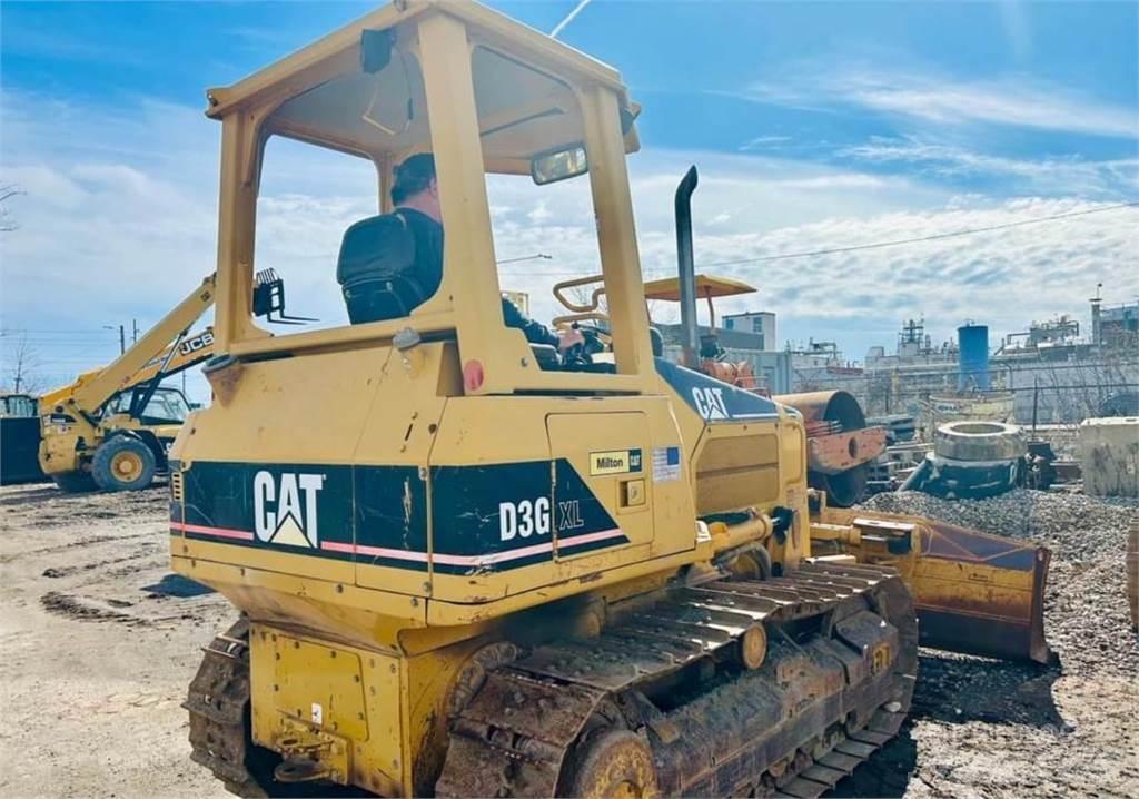 CAT D3G XL Buldožerji goseničarji