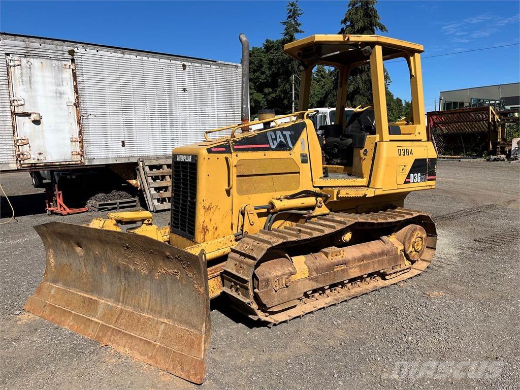 CAT D3G XL Buldožerji goseničarji