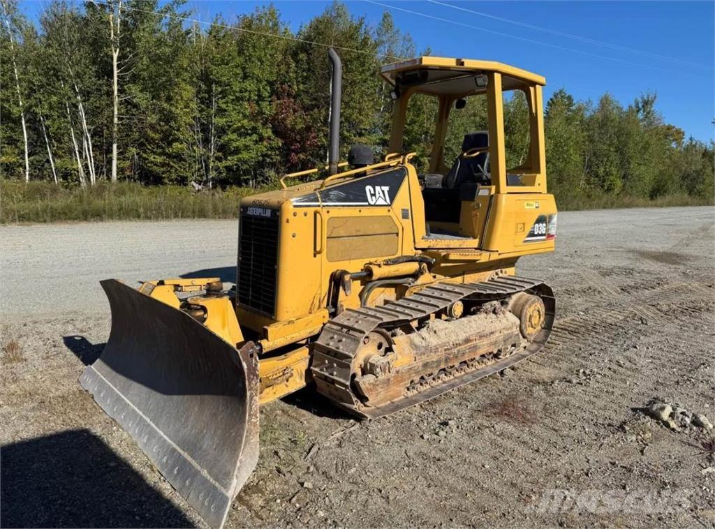 CAT D3G XL Buldožerji goseničarji