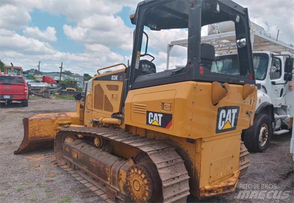 CAT D3K XL Buldožerji goseničarji