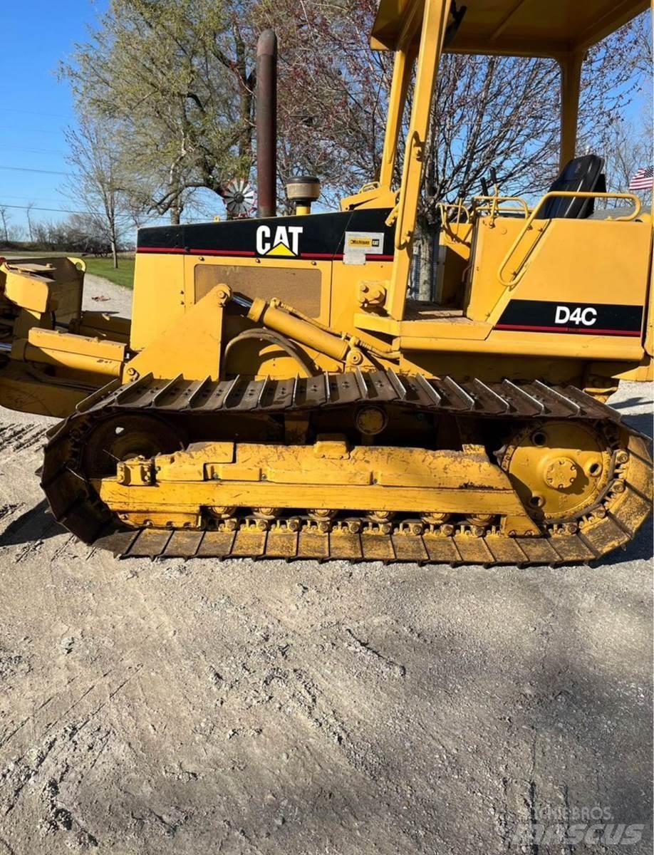CAT D4C Buldožerji goseničarji