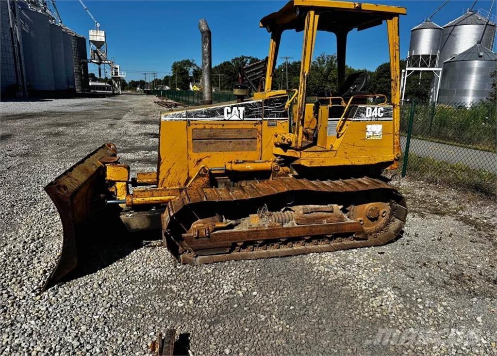CAT D4C Buldožerji goseničarji