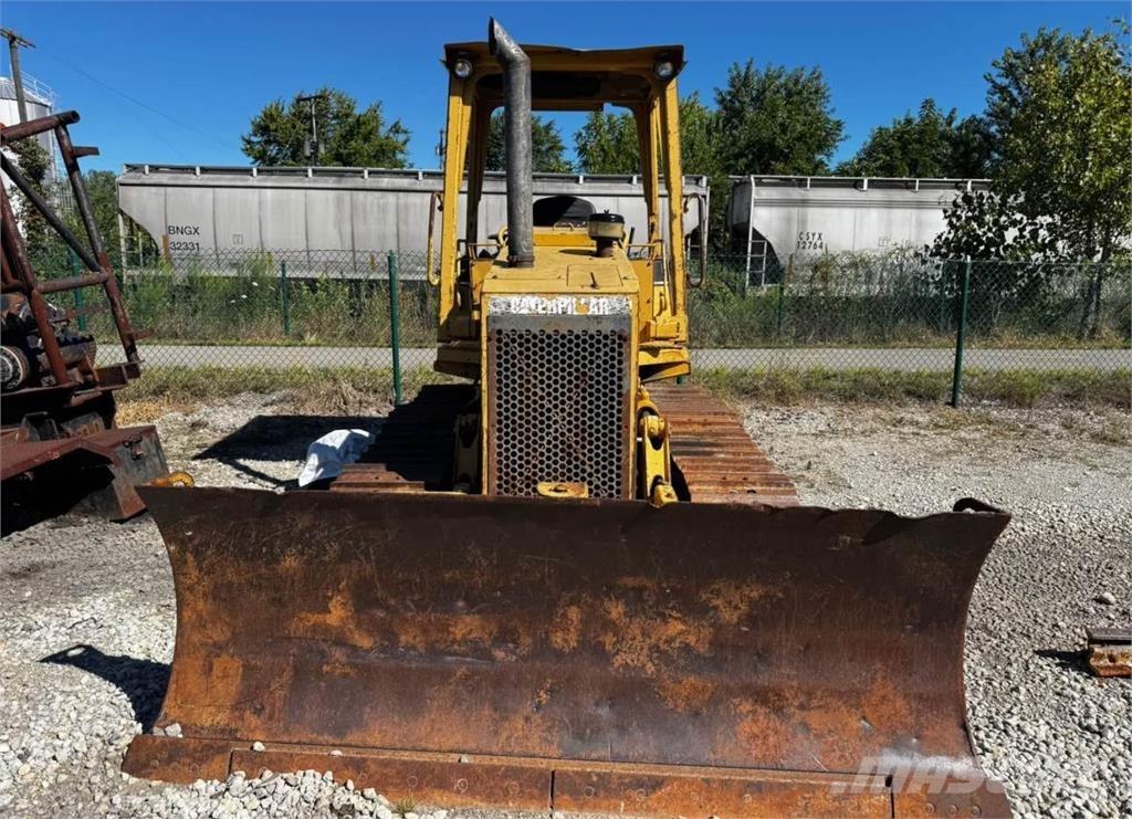 CAT D4C Buldožerji goseničarji
