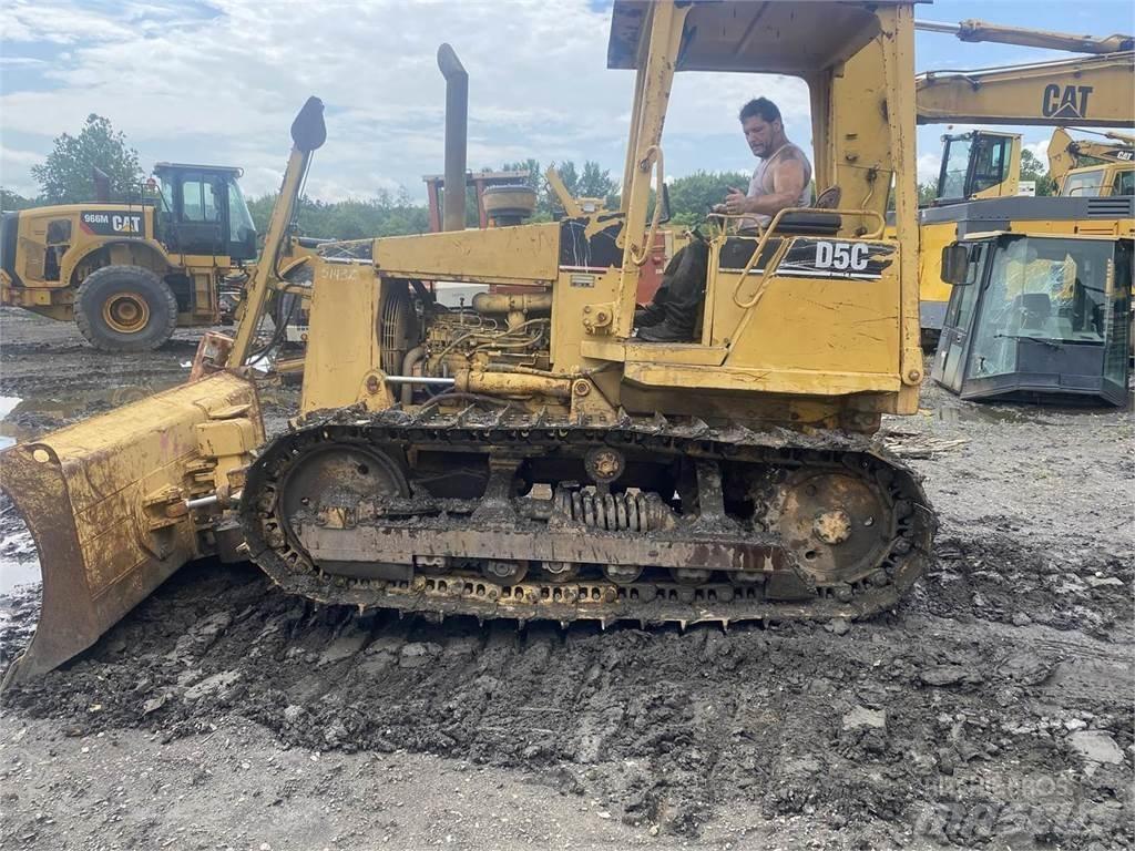 CAT D5C Buldožerji goseničarji