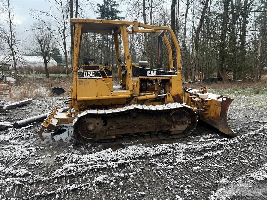 CAT D5C Buldožerji goseničarji