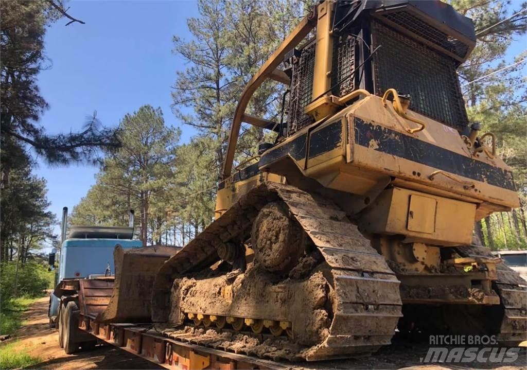 CAT D5M Buldožerji goseničarji