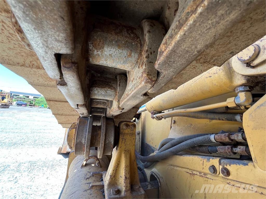 CAT D5N Buldožerji goseničarji