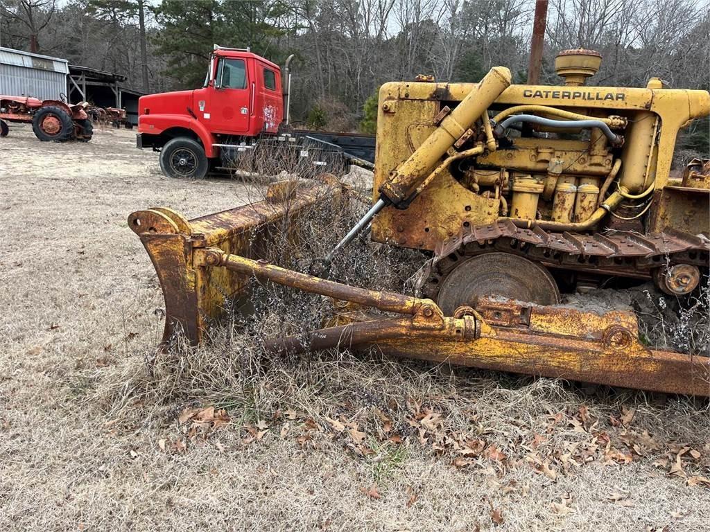 CAT D6 Buldožerji goseničarji